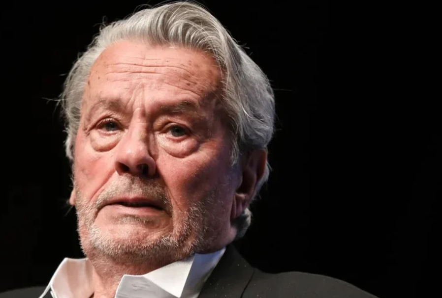 Alain Delon placé sous curatelle renforcée l identité de son curateur