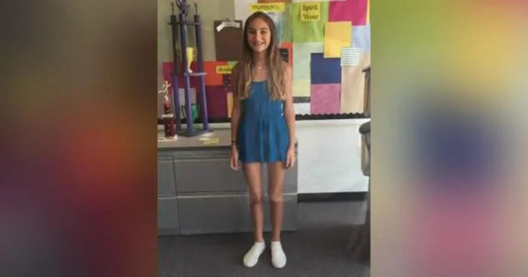 Une adolescente expulsee de son ecole a cause de sa tenue