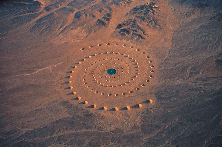 Top 6 des choses les plus etranges trouvees dans le desert 3