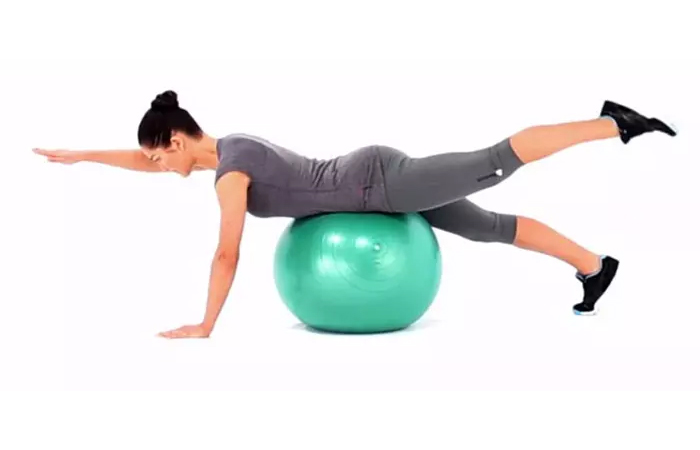 7 exercices pratiques pour eliminer les plis dans le dos et sur les cotes 2