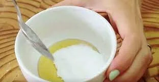 Bicarbonate de soude et huile de ricin éliminer les taches brunes 
