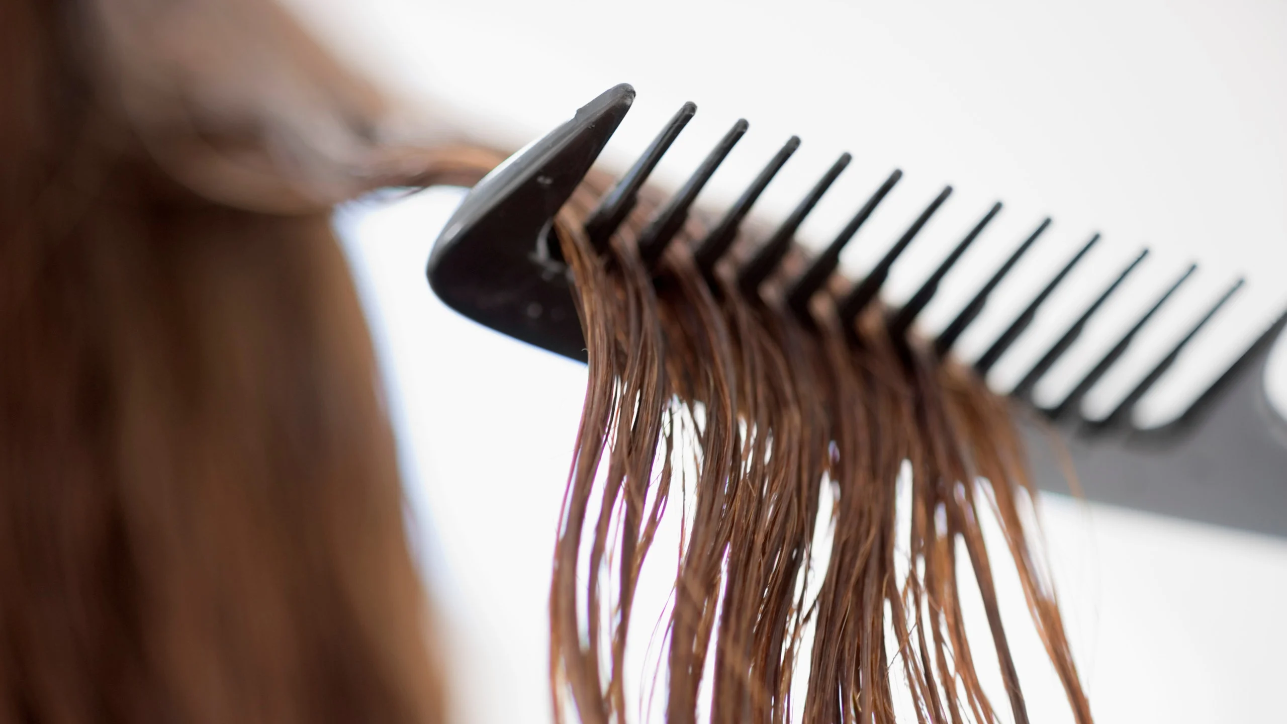 . Les cheveux cassés