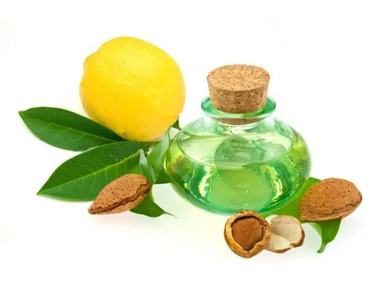 Huile d'amande et jus de citron