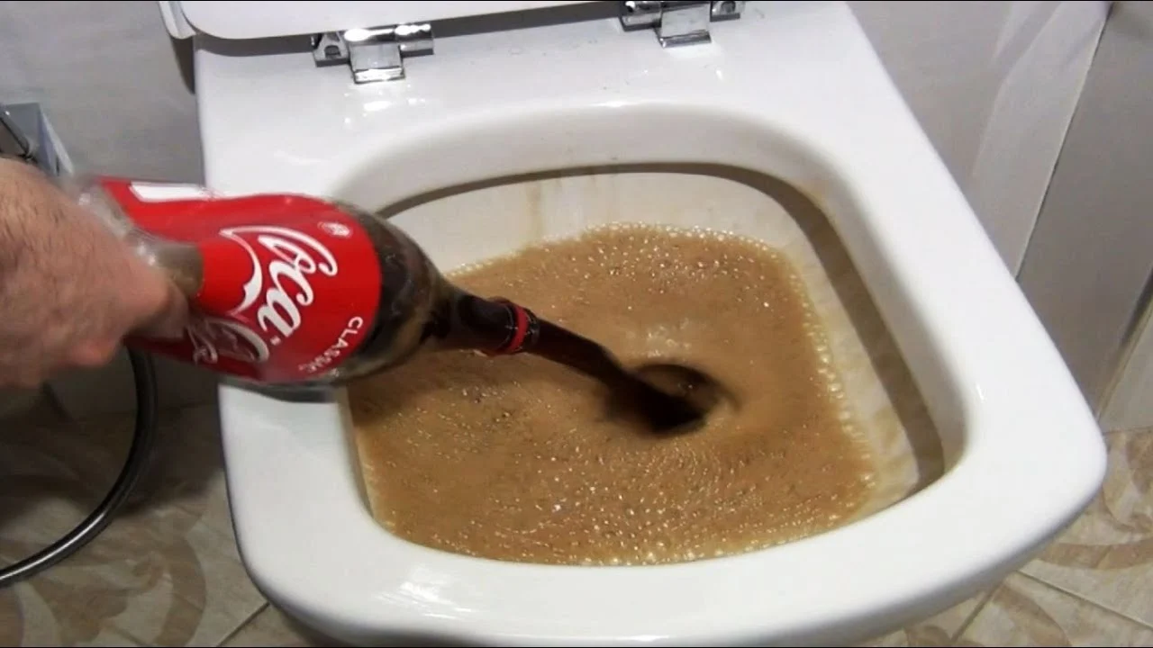 Coca cola pour nettoyer toilette 