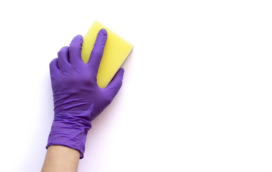 Comment enlever les taches d'huile/de graisse sur les murs 