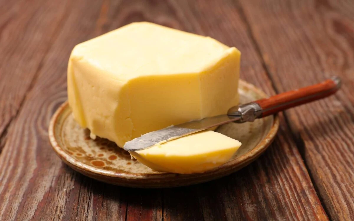 8 aliments qui peuvent encore être consommés sans danger après leur date de péremption Le beurre