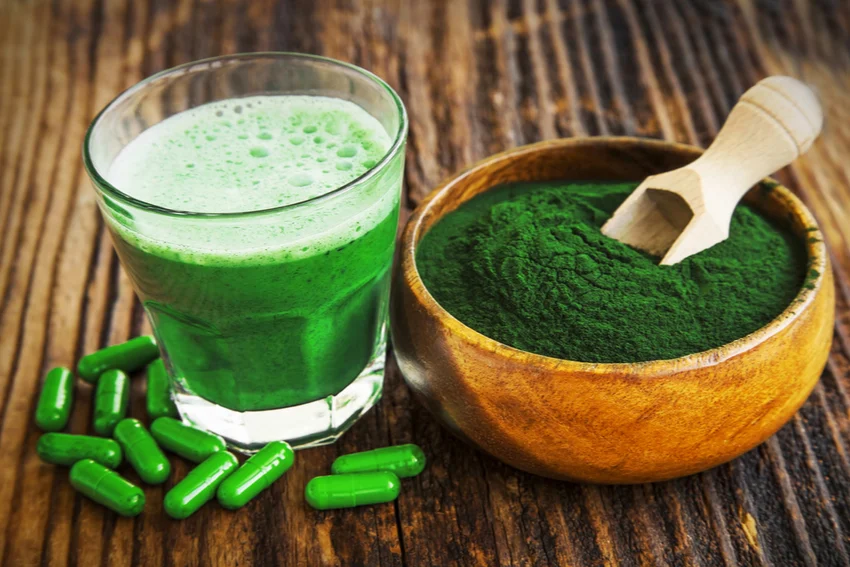 La spiruline aide à combattre les odeurs corporelles
