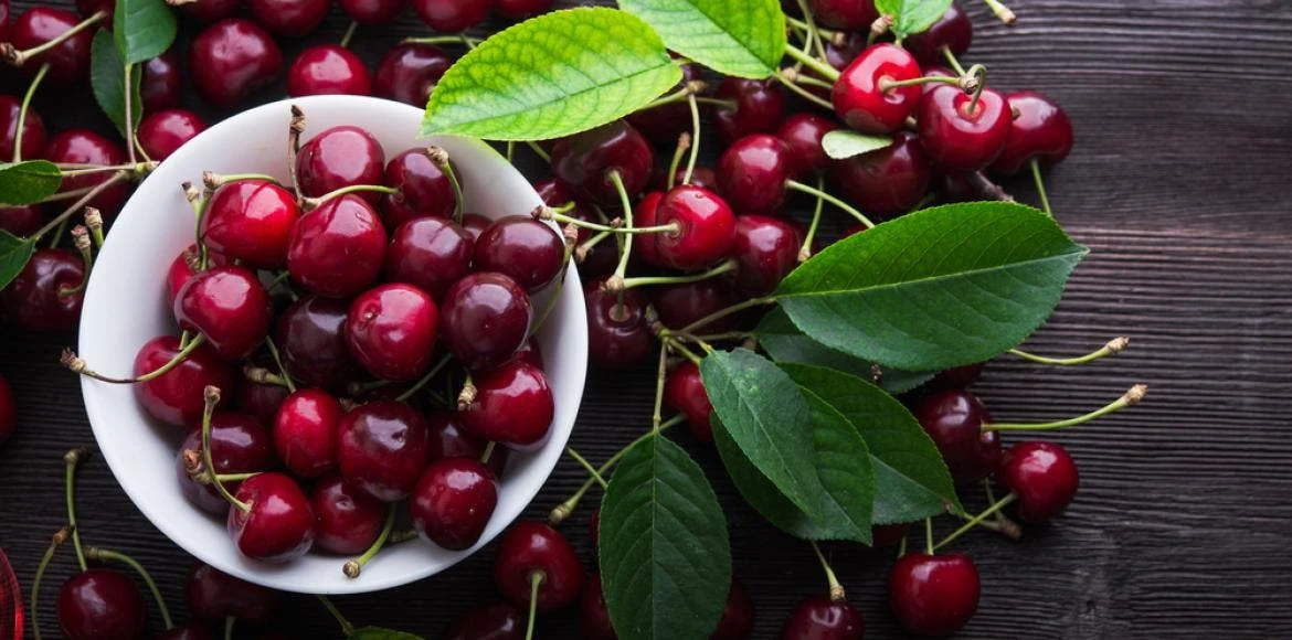 Manger des cerises
