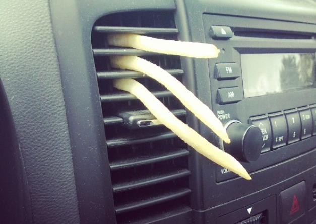 climatisation de la voiture pour refroidir les frites