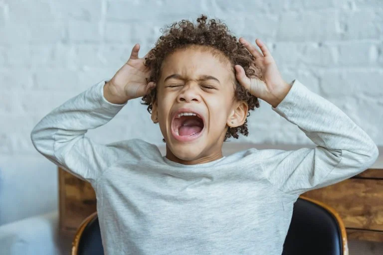 Les parents sont forcément confrontés aux cris