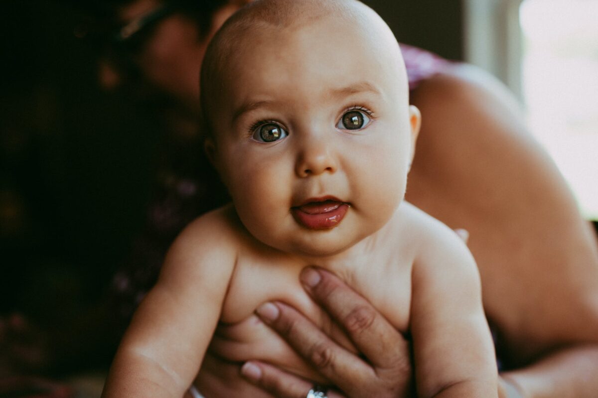 7 conseils pour apaiser un bébé agité et les choses à éviter ÊTRE HEUREUX
