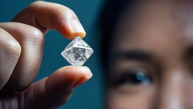 Soumettez le diamant à un test de feu