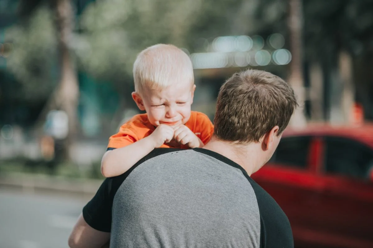 Des internautes ont partagé les gestes « anodins » de parents qui peuvent ruiner la vie de leur enfant Parents toxiques témoignages enfants