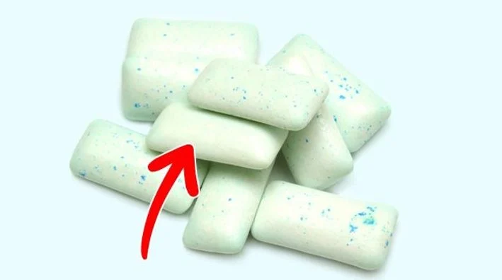 Mâcher du chewing-gum
