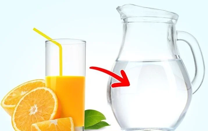 Boire du jus d'agrumes