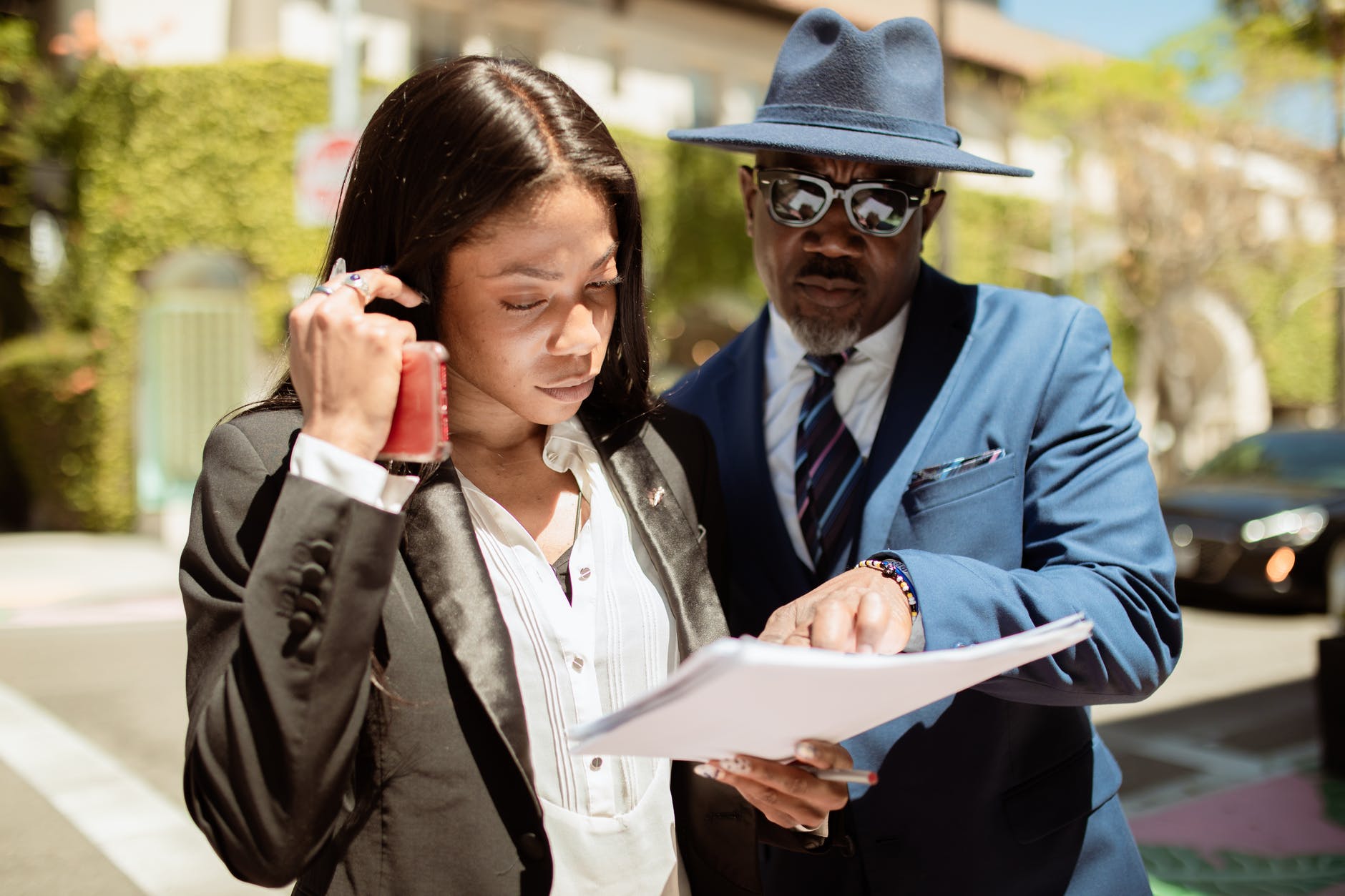 Il veut que vous travailliez et ayez une bonne carrière professionnelle