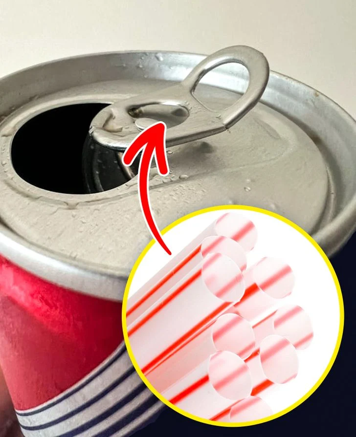 Le petit trou dans la languette d'une canette de soda
