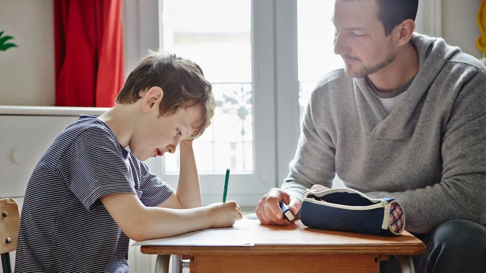 Vous surveillez votre enfant 24 heures sur 24, 7 jours sur 7
