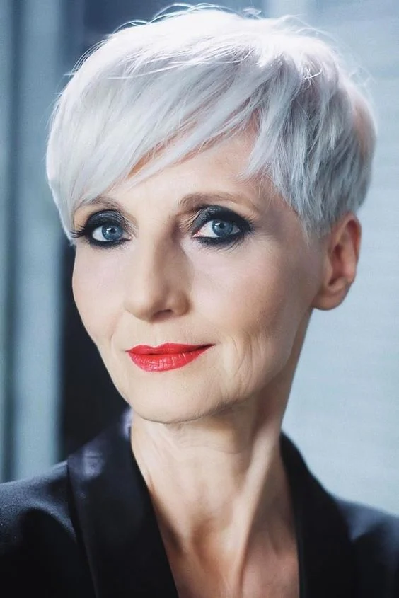 jolies coiffures pour cheveux courts