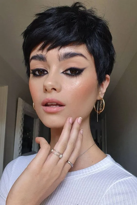  jolies coiffures pour cheveux courts 