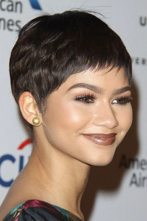  jolies coiffures pour cheveux courts 