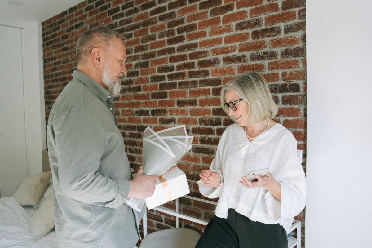 6 comportements affectueux de votre partenaire et leurs significations