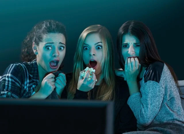9 raisons pour lesquelles regarder un film d’horreur peut être bénéfique pour votre santé et votre bien-être9 Cela peut stimuler l'activité cérébrale film horreur