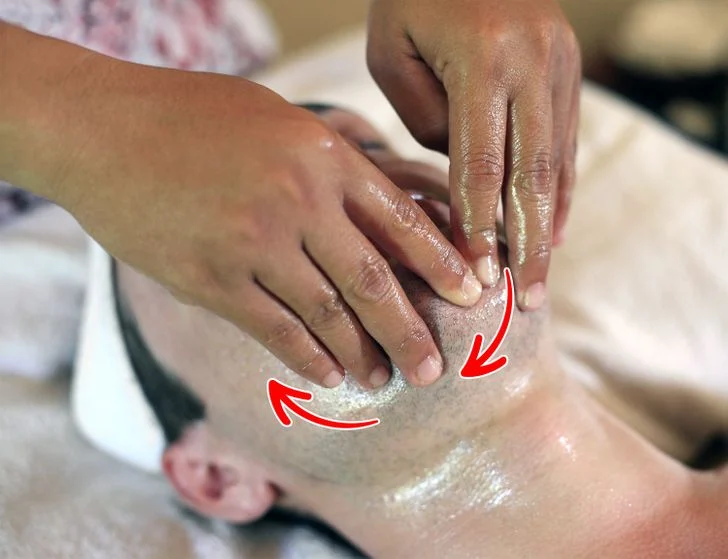 Faites un massage de la zone