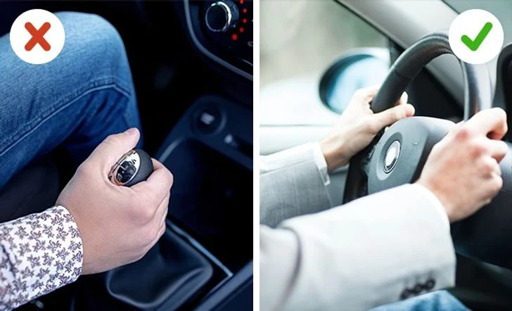 La main sur le levier de vitesse