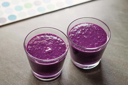 4 excellents jus de fruits pour combattre l’inflammation L'explosion de myrtilles