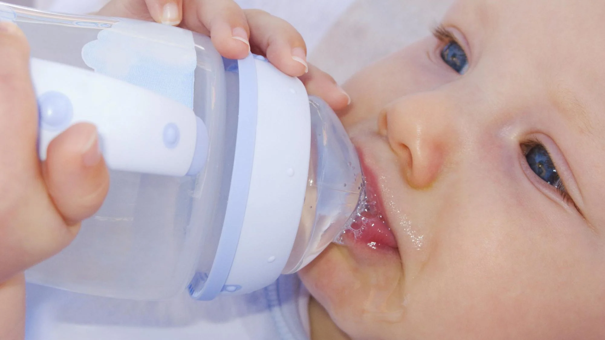 L'apport en eau conseillé par jour bébé de 6 mois