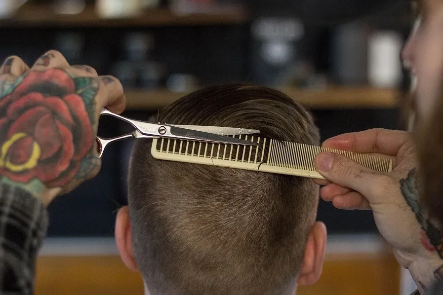 Les coupes de cheveux montrant la diversité capillaire masculine