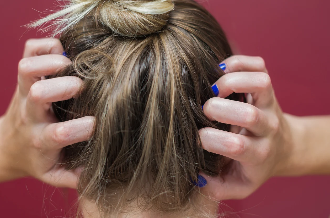 Les personnes qui sont familières avec les problèmes d'acné, des boutons et des irritations du cuir chevelu