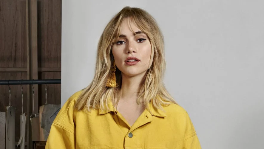 Suki Waterhouse utilise du Coca Cola pour les mêmes raisons.