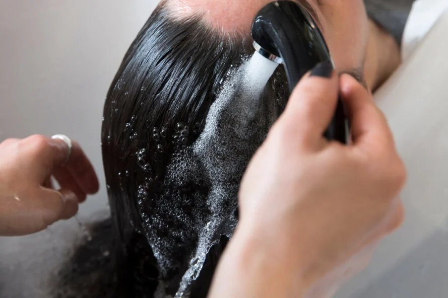 Horaire du lavage pour les cheveux fins