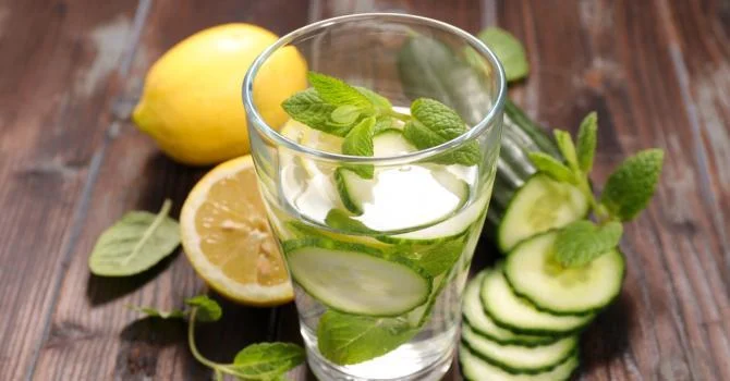 Boisson au concombre frais et au citron vert