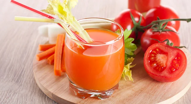 Jus de tomate et de carotte