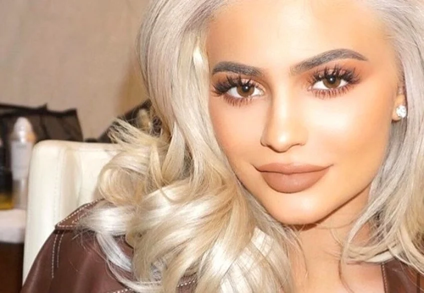 Maquillage pour cheveux blonds