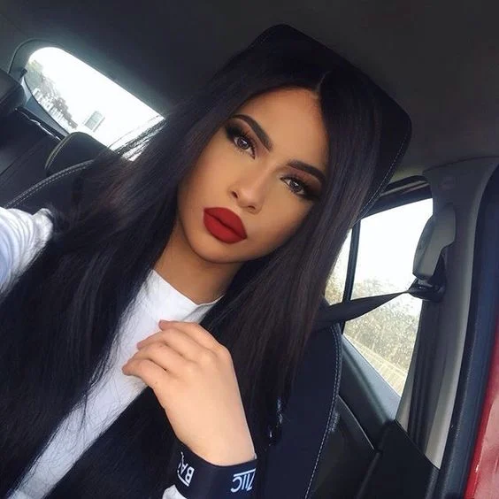 Maquillage pour cheveux foncés