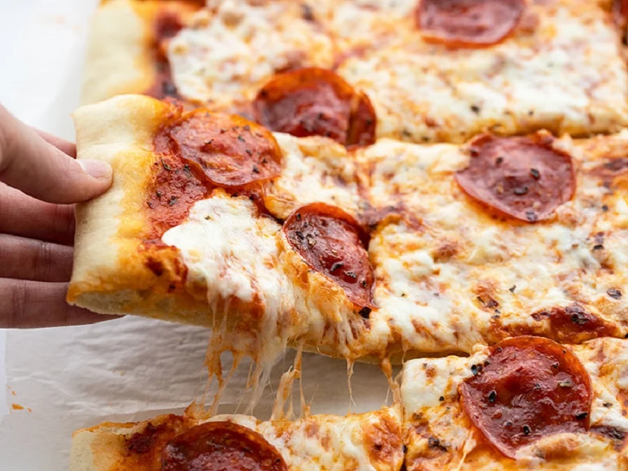 Pizza à base de pâte à la levure sèche active