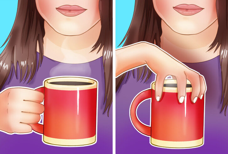 La façon correcte de tenir votre tasse de café