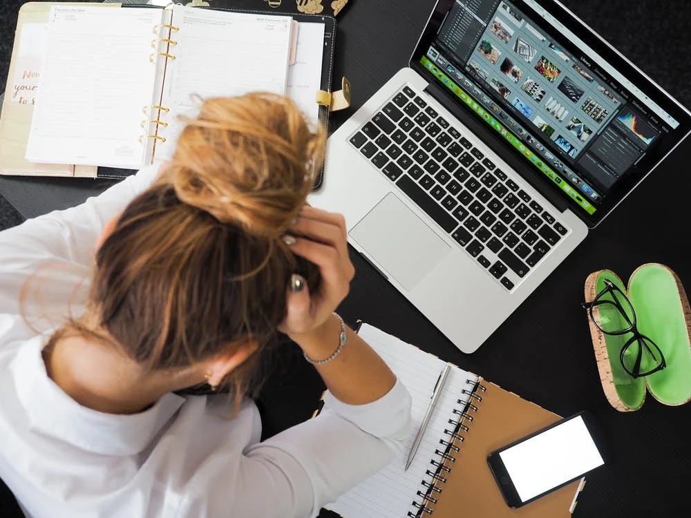 Après une mauvaise journée au bureau