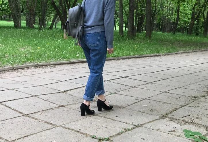 soigné Les chaussures à talons inconfortables
