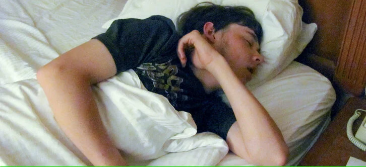 Vous dormez sur le ventre