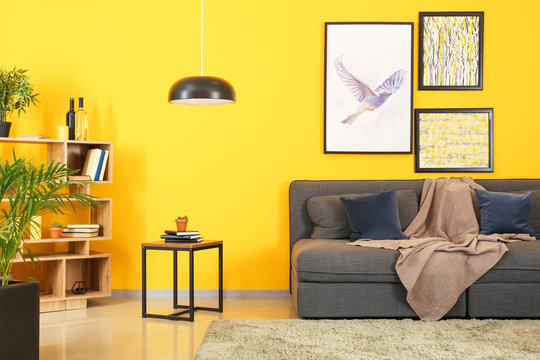 Peignez vos murs en jaune