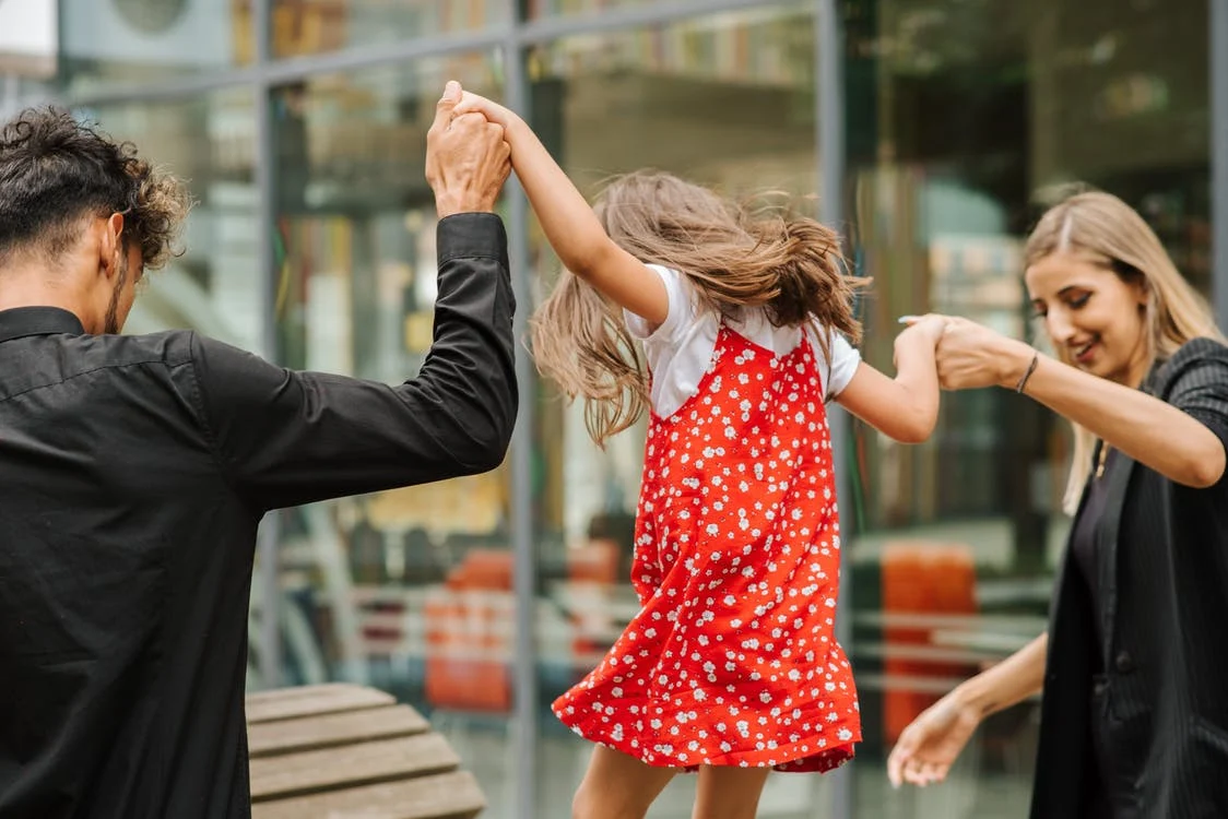 Le comportement futur des enfants dépend de la façon dont ils sont traités par leurs parents