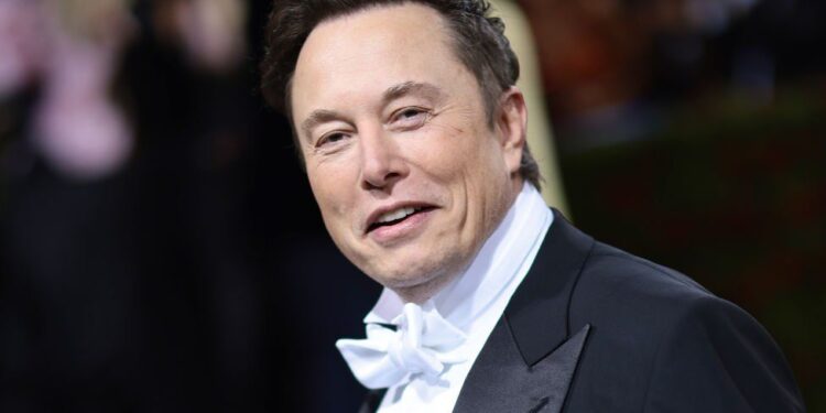 126977379 gettyimages 1395371348 Musk