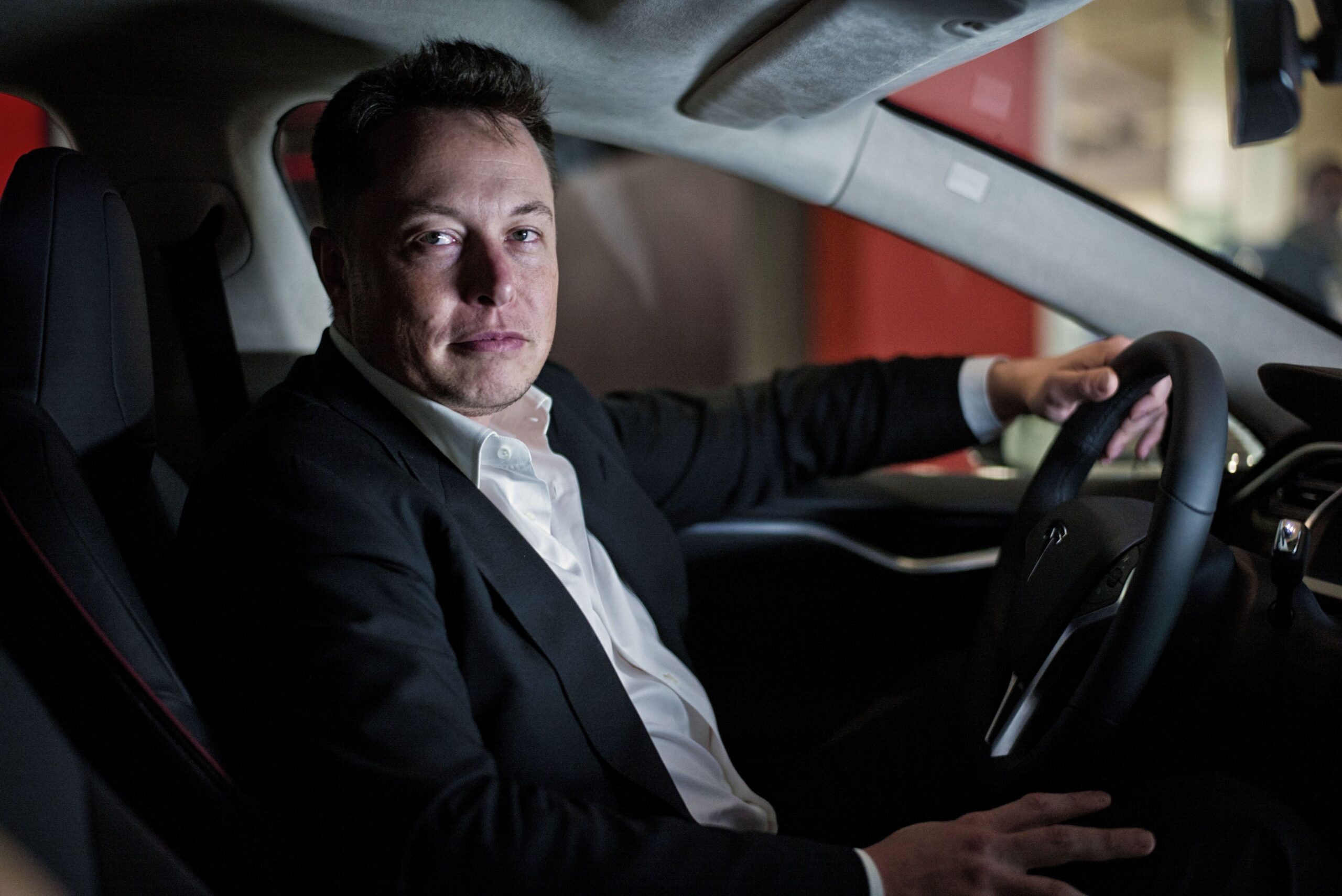 200513114916 01 elon musk unfurled restricted scaled Musk
