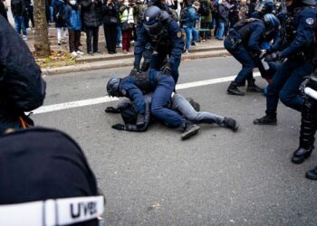 Manifestant amputé d’un testicule : une enquête est ouverte et la police des polices a été saisi