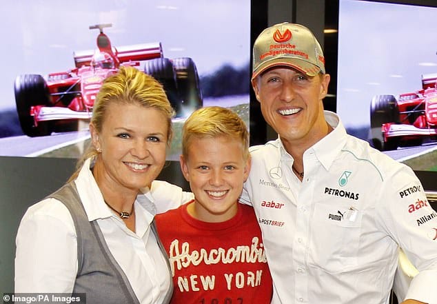 FD1uUSPWQAAZAR8 Michael Schumacher